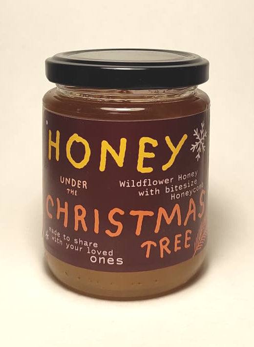 Honey under the christmas tre