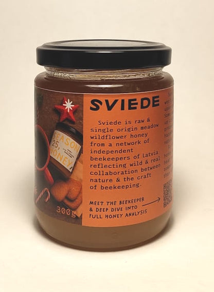 Honey under the christmas tree